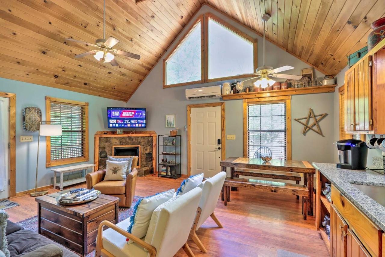 Bumblebee Cottage Murphy Retreat With Hot Tub Salem Экстерьер фото