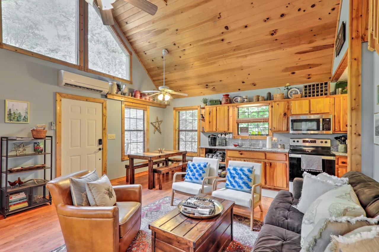 Bumblebee Cottage Murphy Retreat With Hot Tub Salem Экстерьер фото