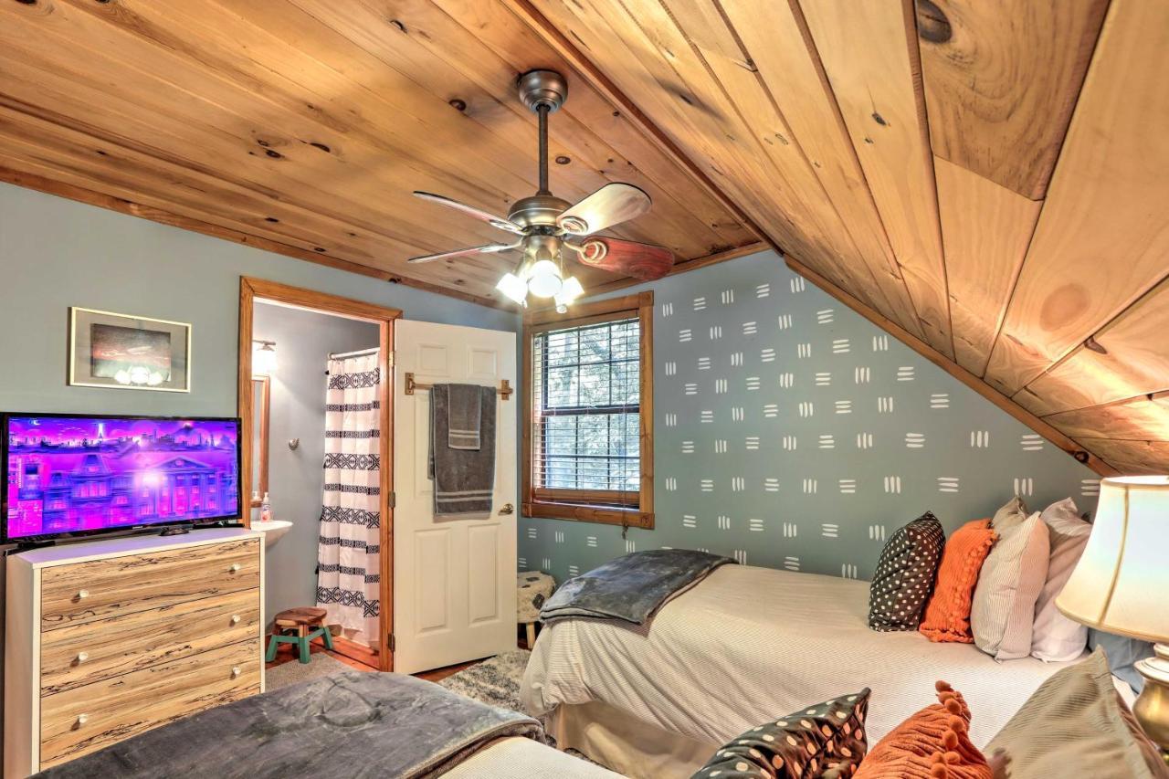 Bumblebee Cottage Murphy Retreat With Hot Tub Salem Экстерьер фото